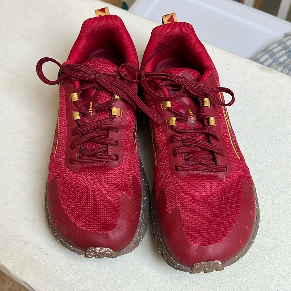 Altra Women’s Outroad 2 size 8.5 color: Bravely